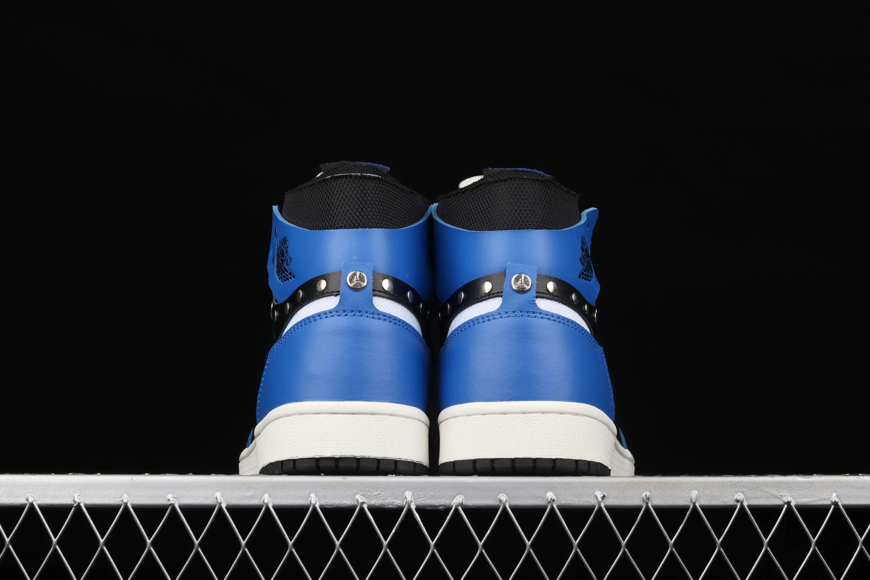 All categories Air Jordan Jordan series basketball shoes Air Jordan 1 High Z version Air Jordan 1 Zoom Comfort SE "Hyper Royal" AJ1 Joe 1 metal rivets black and blue CZ1360-401